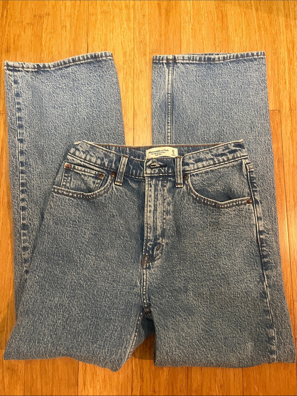 Abercrombie Classic Women's 90s relaxed high rise BlueJeans